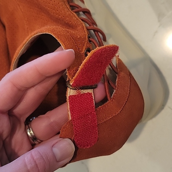 Sundance Suede Strappy Open Toe Wedge Sandal Size 38 - Picture 10 of 13